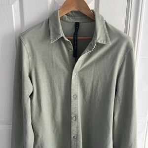 Lululemon Men's Olive/Sage Green Casual Long Sleeve